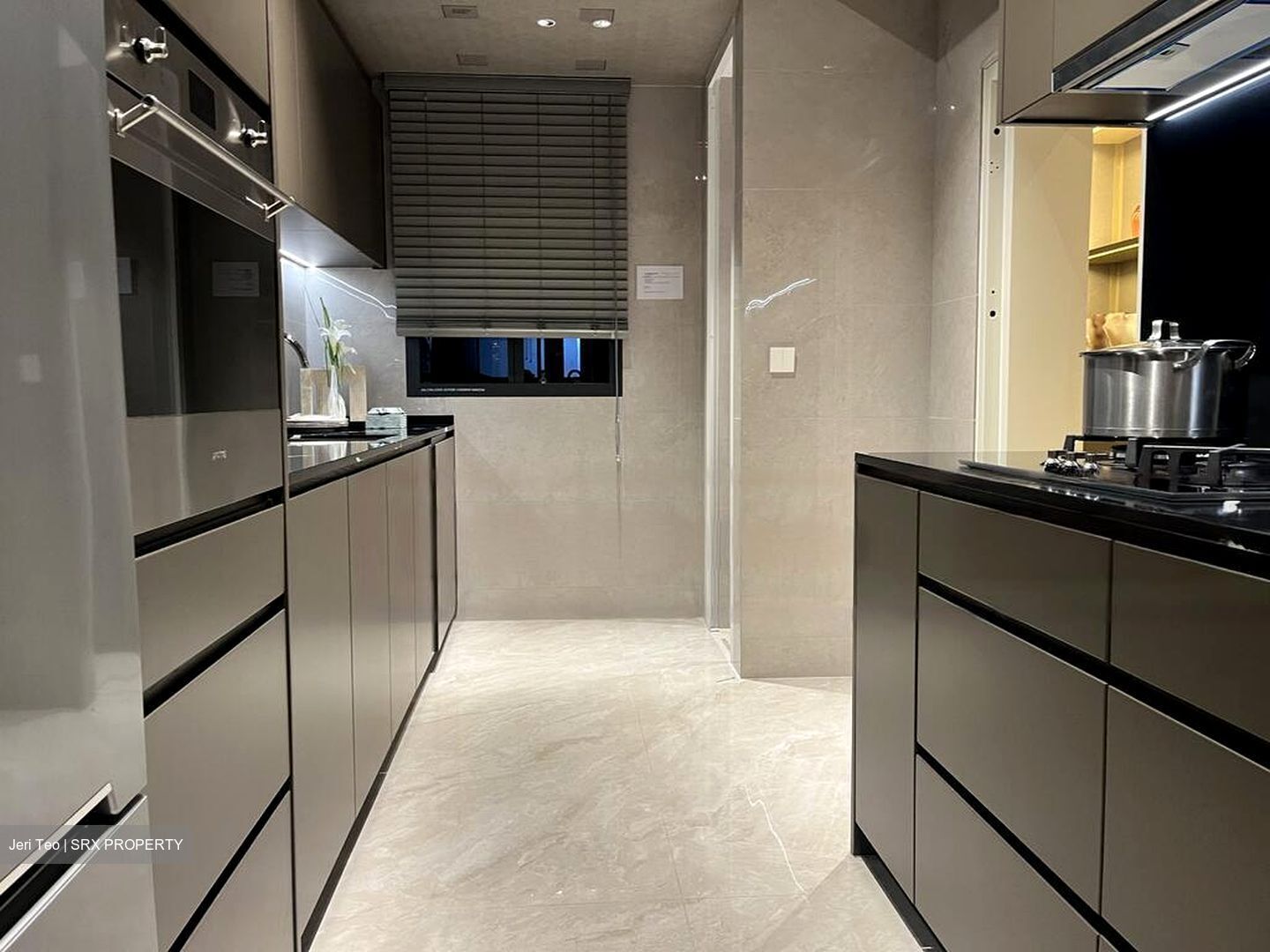 Marina Gardens Lane (D1), Condominium #453662701